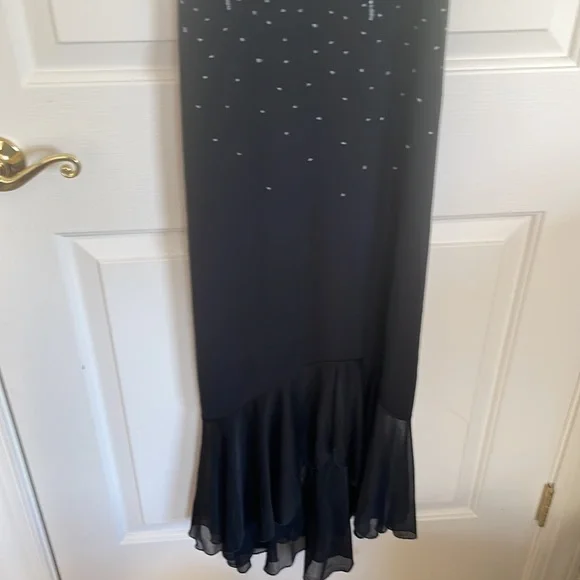 NWT Black formal evening gown with spaghetti straps and embroidered design - Picture 3 of 4